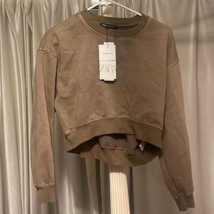 Zara brand new cropped sweatshirt